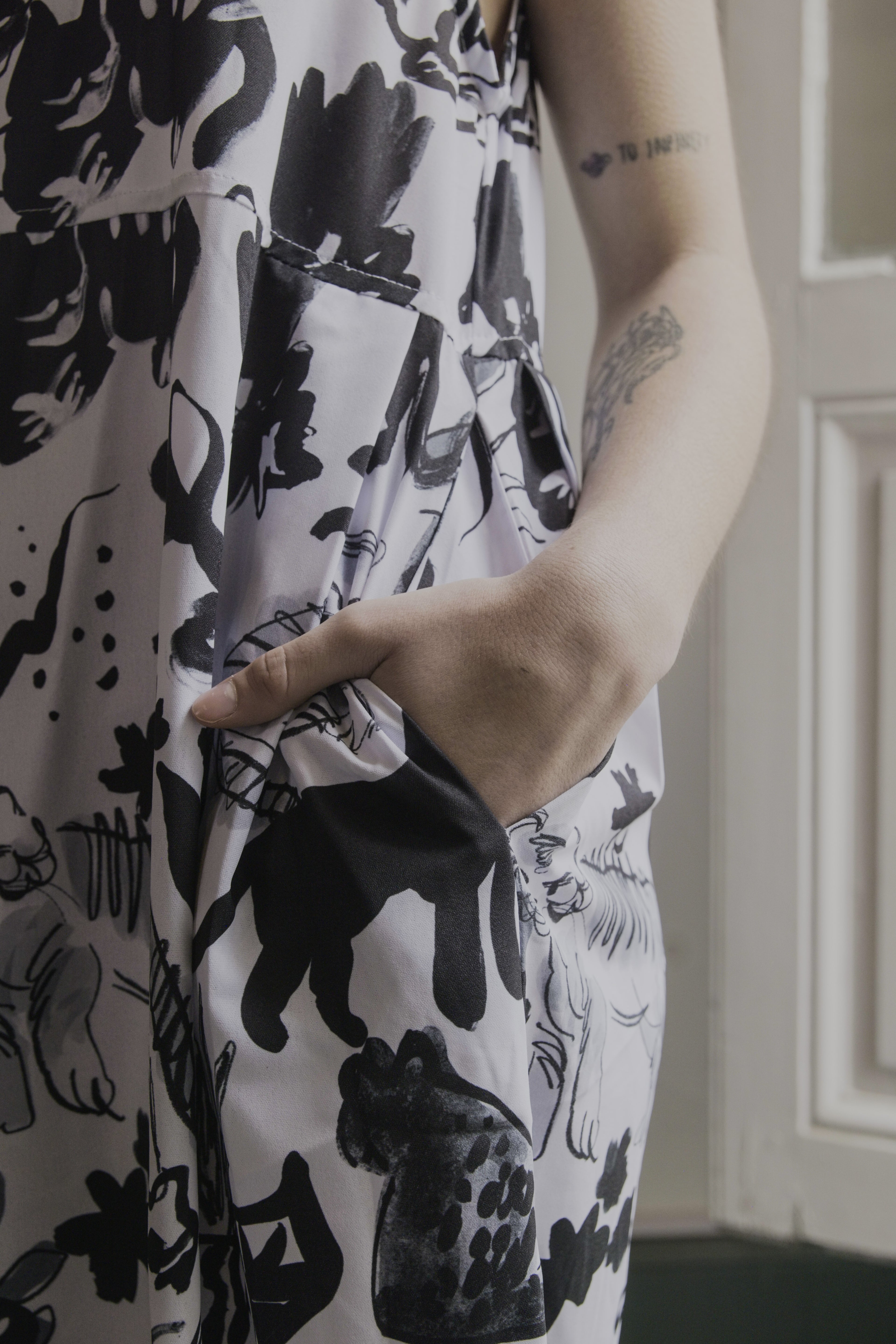 Vestido maxi Gatos y Flores - TRAZOS