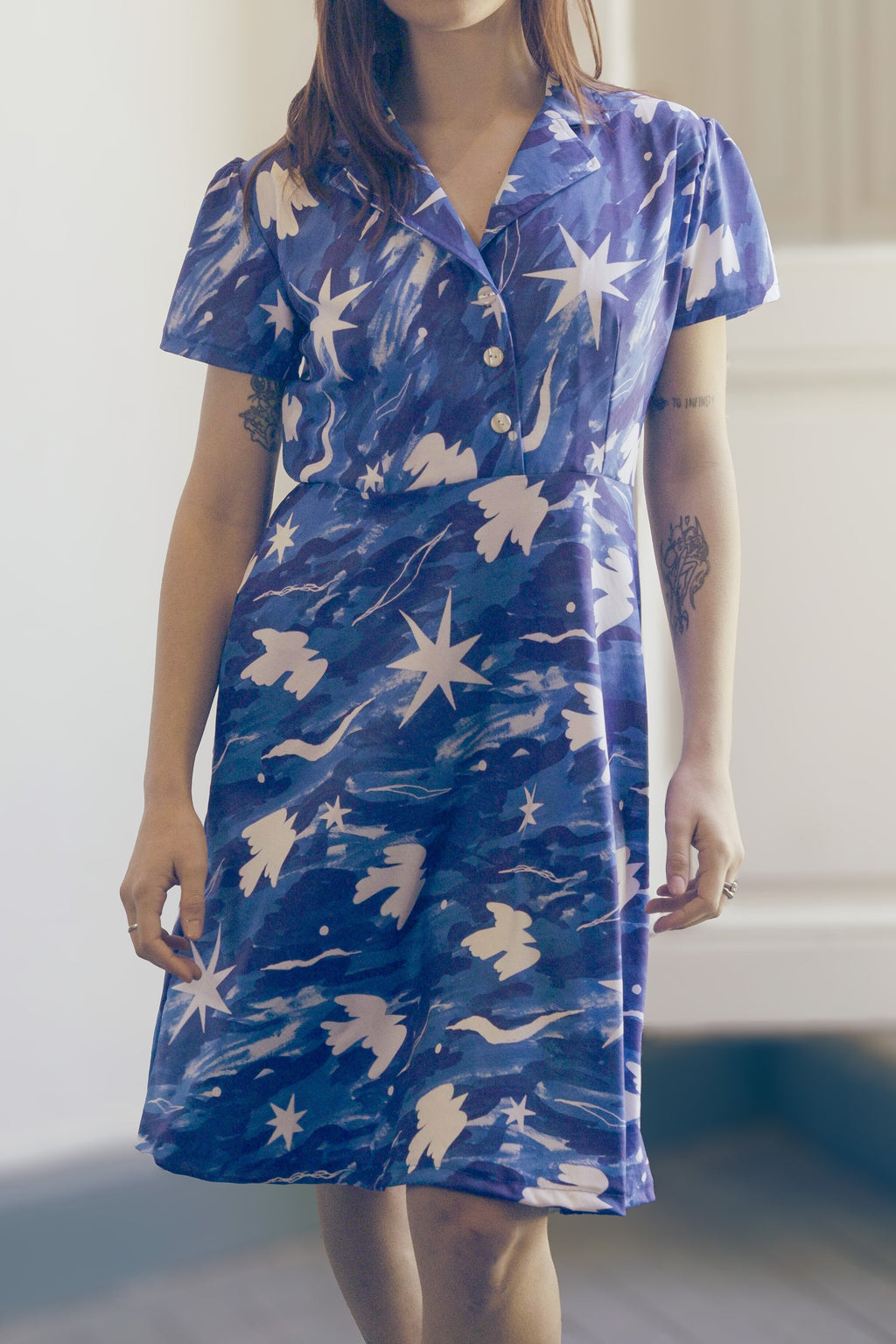 Vestido de cuello camisero Vuelo - TRAZOS